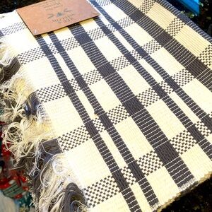 NWT A Set Of 8 Placemats’s Black And Cream Checked Pattern